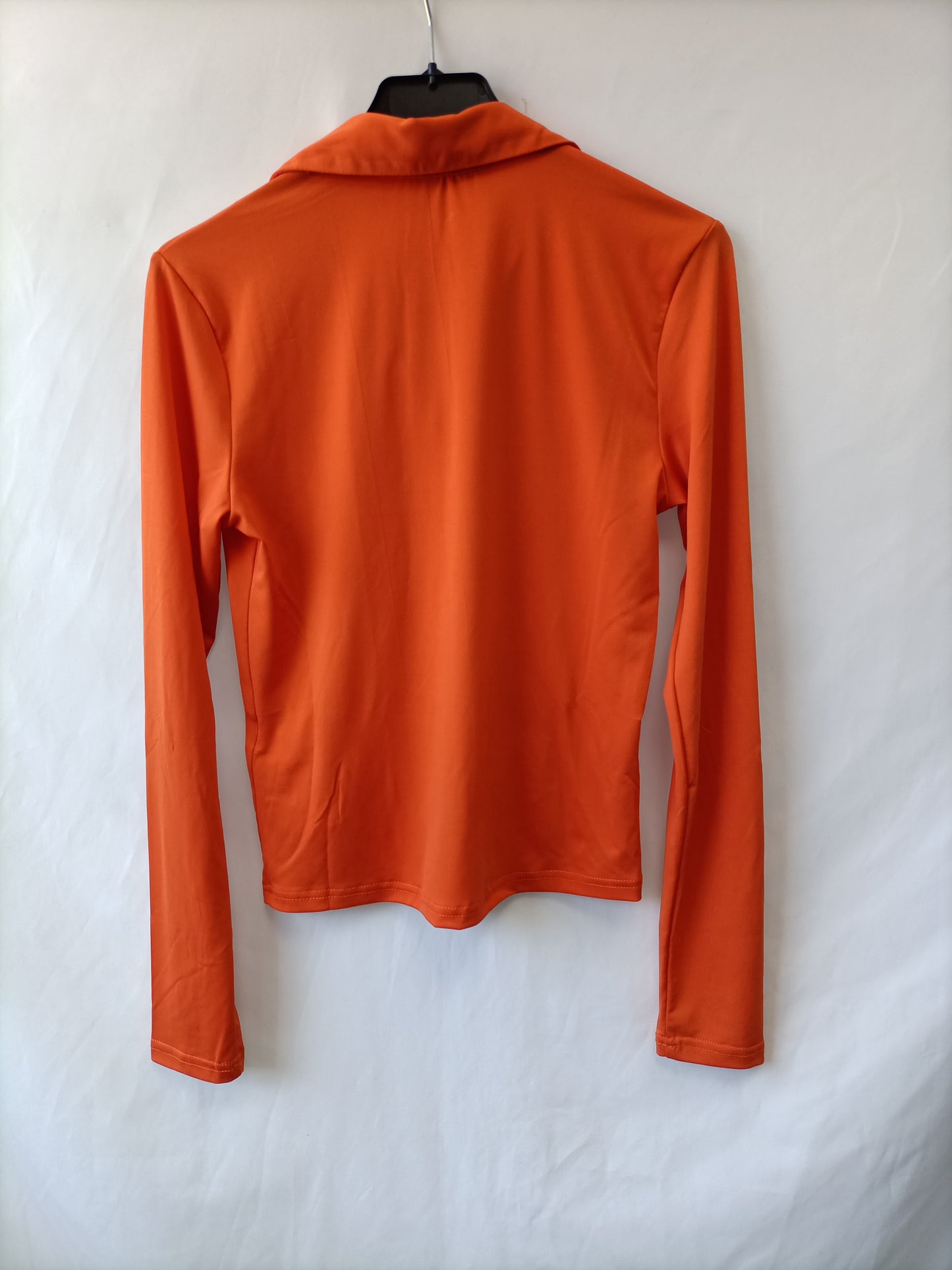 STRADIVARIUS. Too naranja abotonado T.s