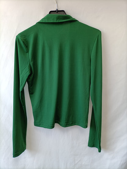 STRADIVARIUS. Top verde abotonado T.s