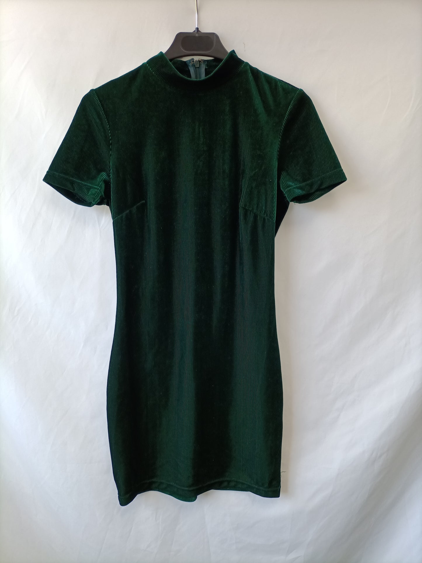 FOREVER21. Green velvet dress Ts