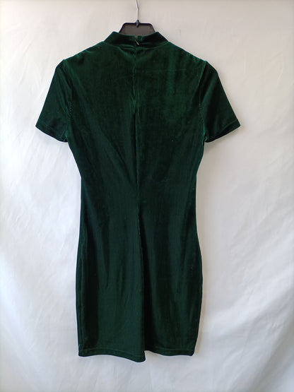 FOREVER21. Green velvet dress Ts