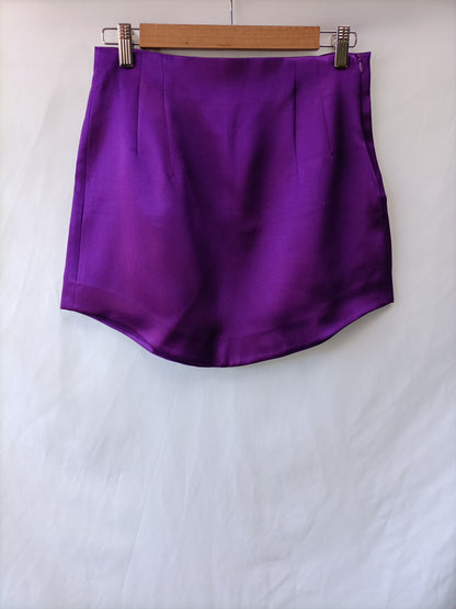 ZARA. Falda morada corta  T.m