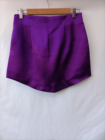 ZARA. Falda morada corta  T.m