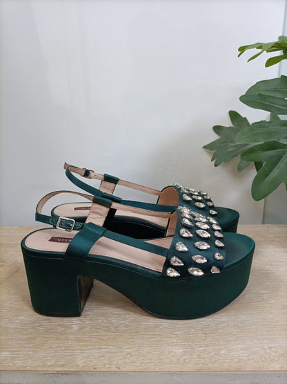 UTERQÜE. Plataforma verde pedrería T.38 (tara)