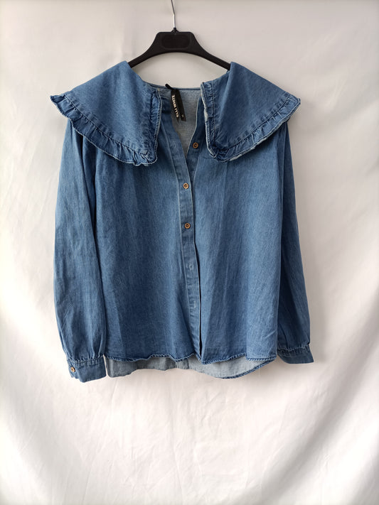 ELLIE WHITE. Baby collar denim shirt TS