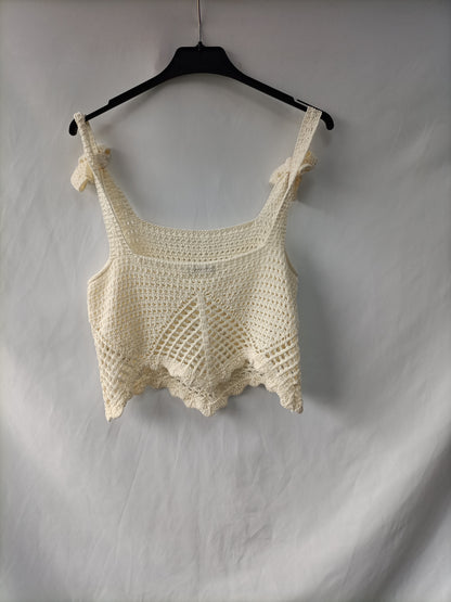 STRADIVARIUS.White crochet top TM