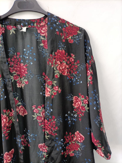 H&M. Kimono negro flores  T.s