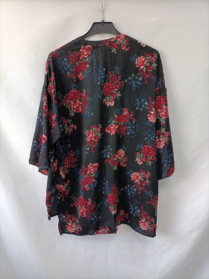 H&M. Kimono negro flores  T.s