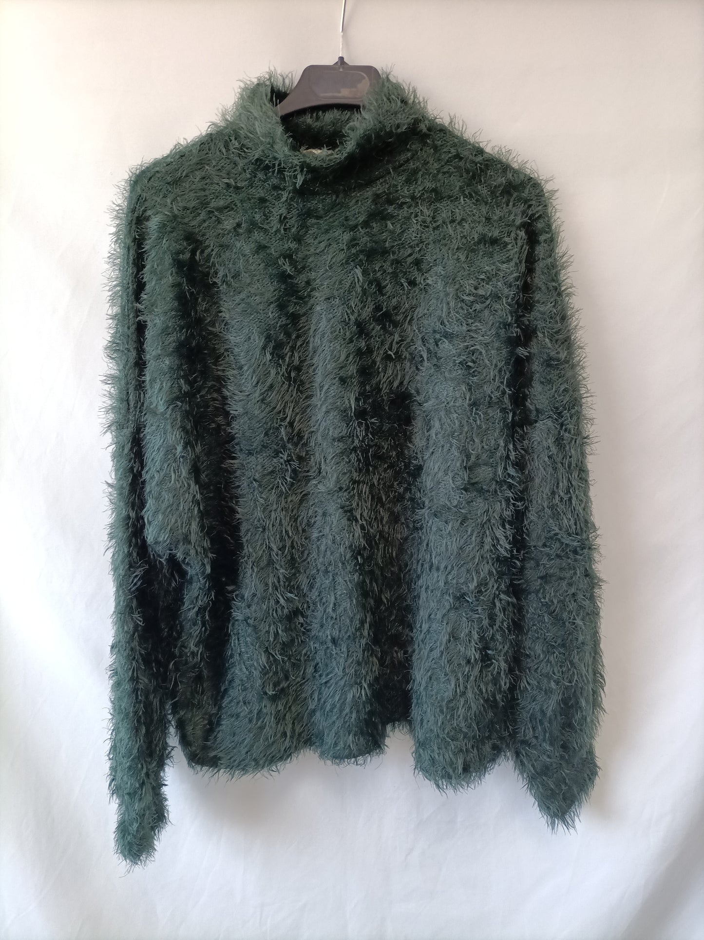 MANGO. Jersey verde pelito T.m