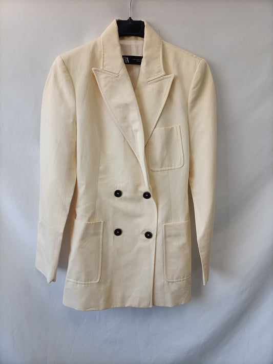 ZARA. Blazer beige de vestir T.xs