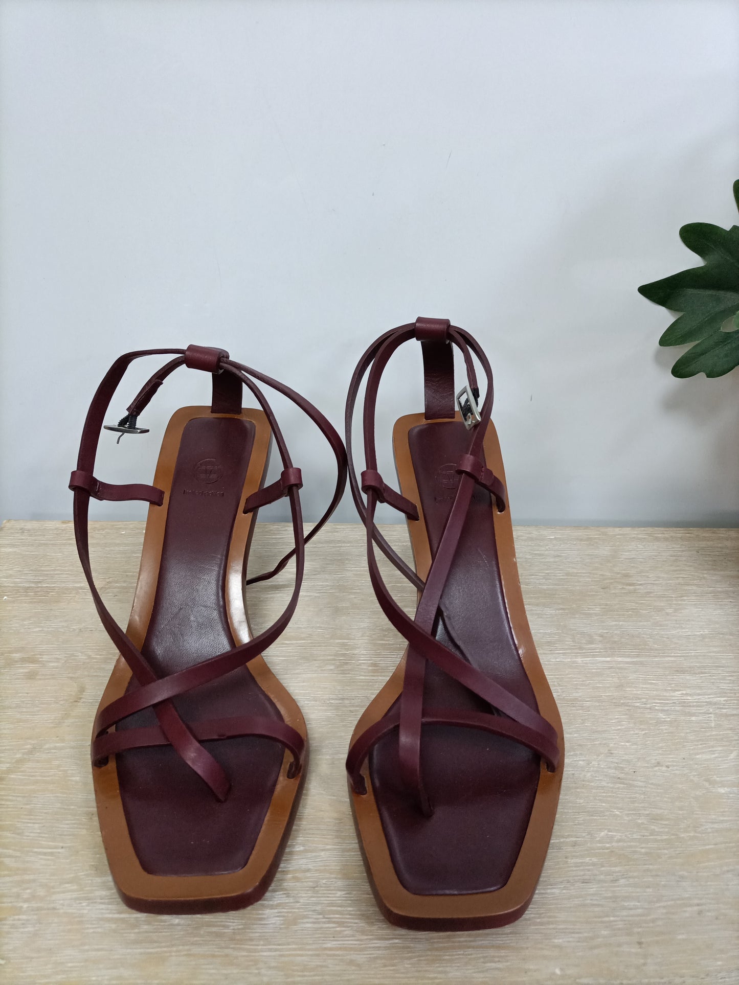 MASSIMO DUTTI.Sandalias tacón T.39