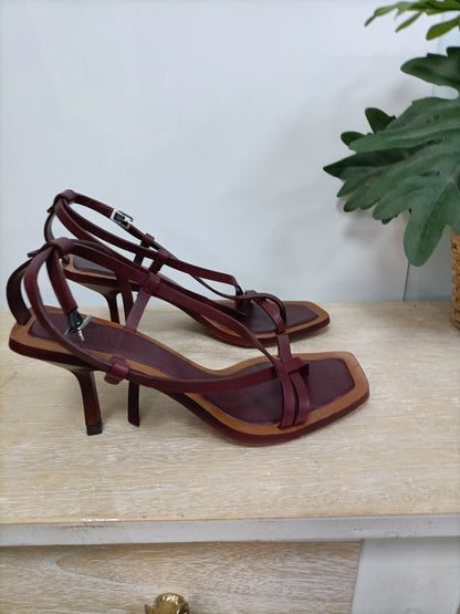 MASSIMO DUTTI.Sandalias tacón T.39