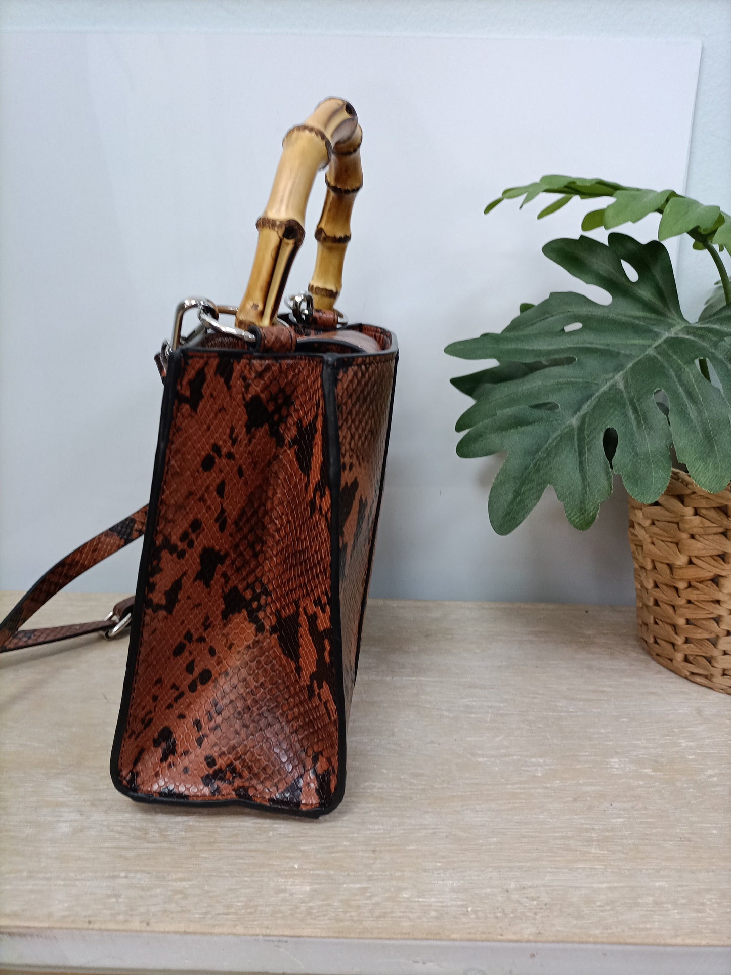 ZARA. Bolso animal print