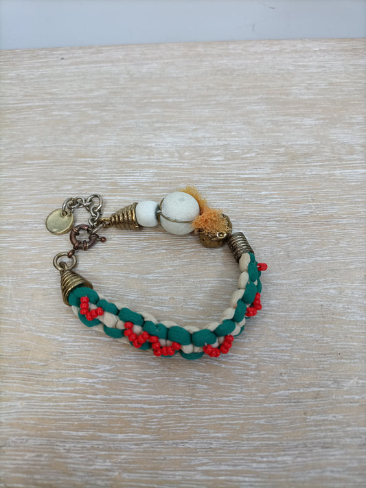 OTHERS. Beaded bracelet
