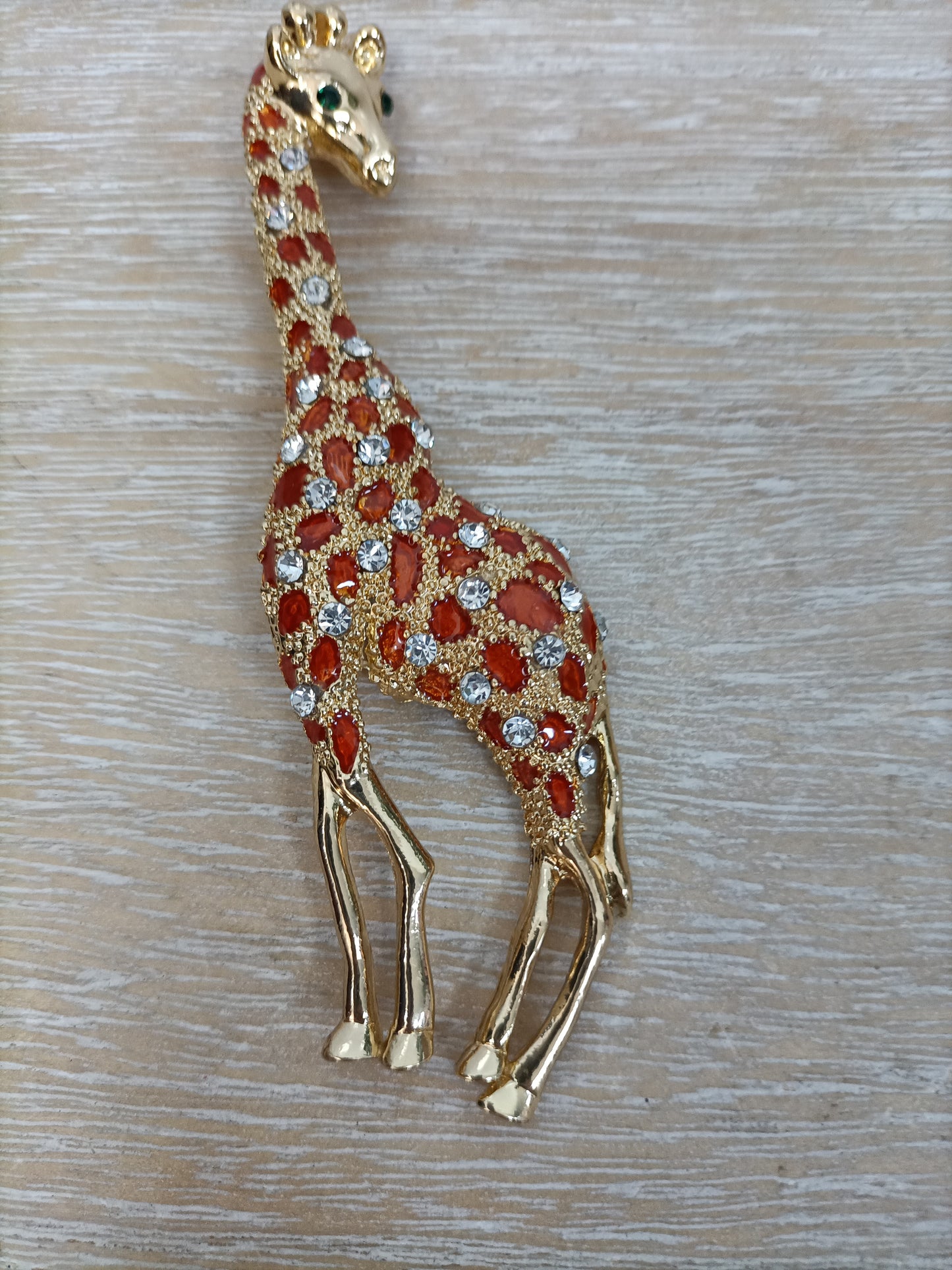 OTHERS. Giraffe brooch