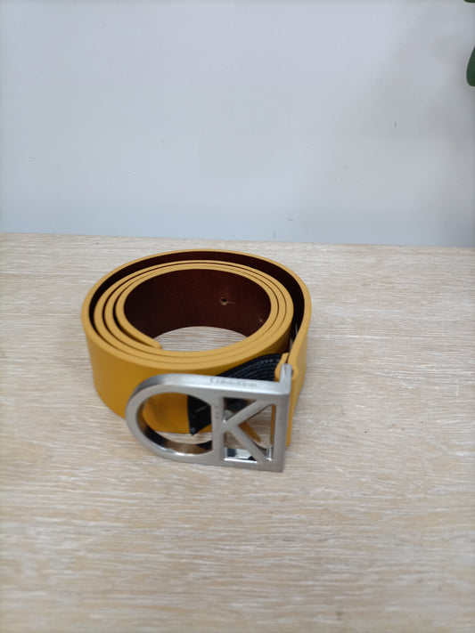 CALVIN KLEIN. Mustard belt