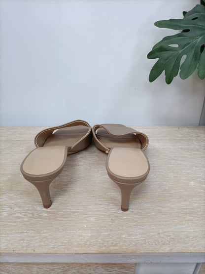 H&M. Sandalias marrón T.37