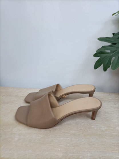 H&M. Sandalias marrón T.37