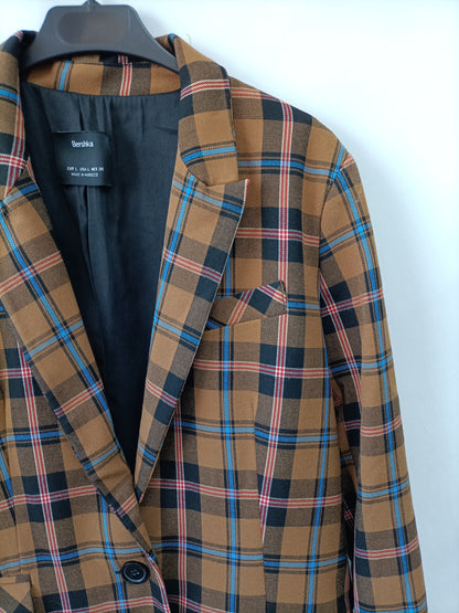 market.BERSHKA. Blazer de cuadros T.l