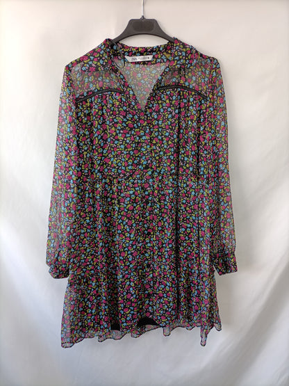 ZARA. Vestido corto flores T.m