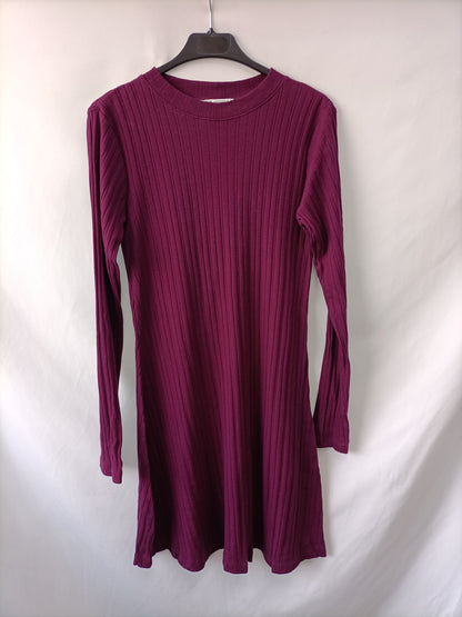 ZARA. Vestido canalé burdeos T.m