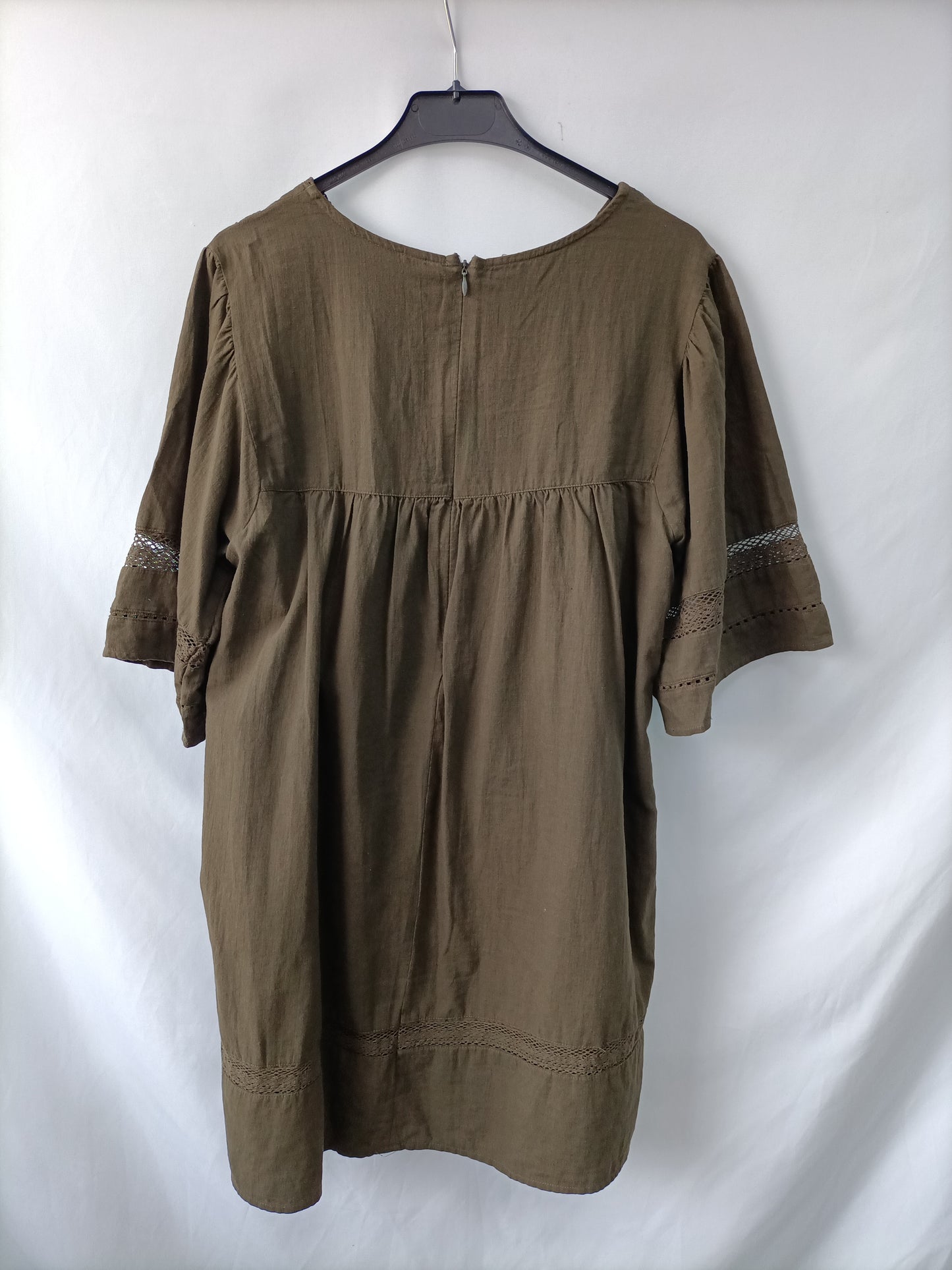 ZARA. Vestido verde fluido T.m