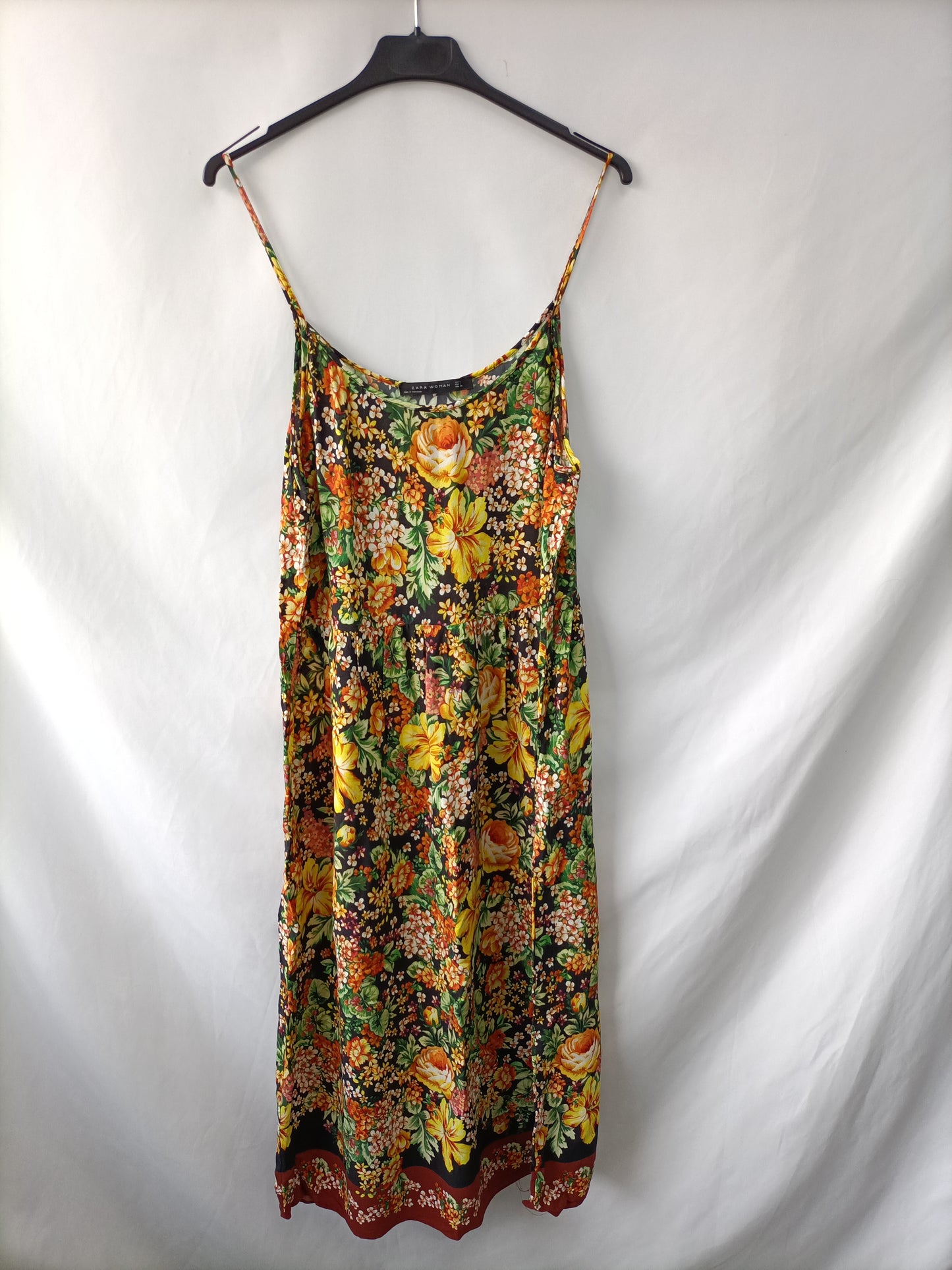 ZARA. Vestido midi flores  T.l