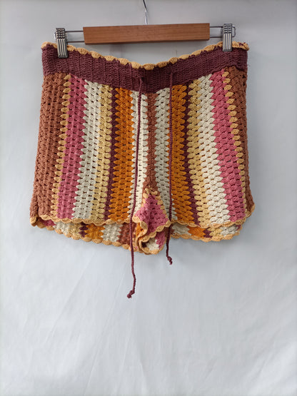 ZARA. Shorts croché T.l