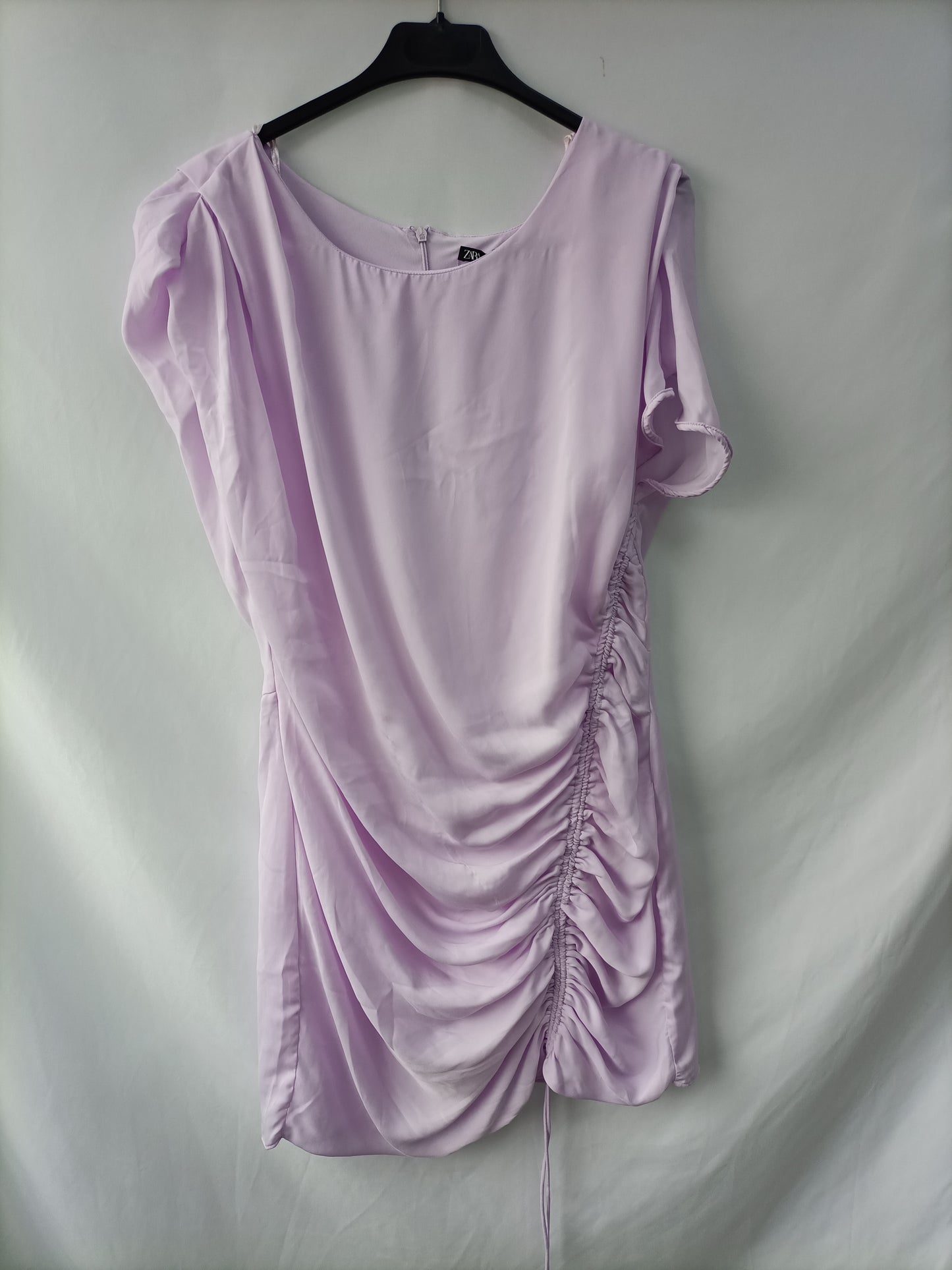 ZARA. Vestido lila fruncible. T.xl