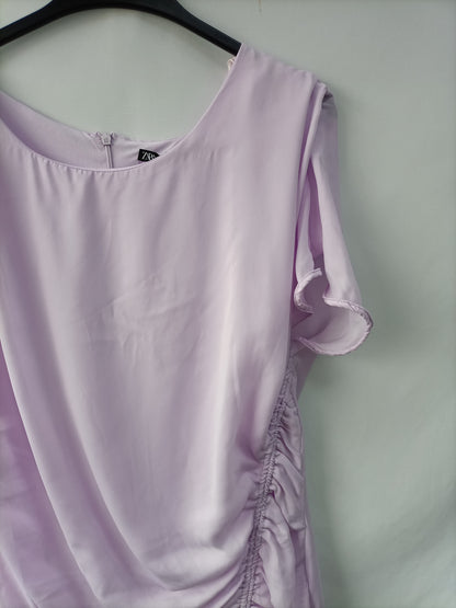 ZARA. Vestido lila fruncible. T.xl