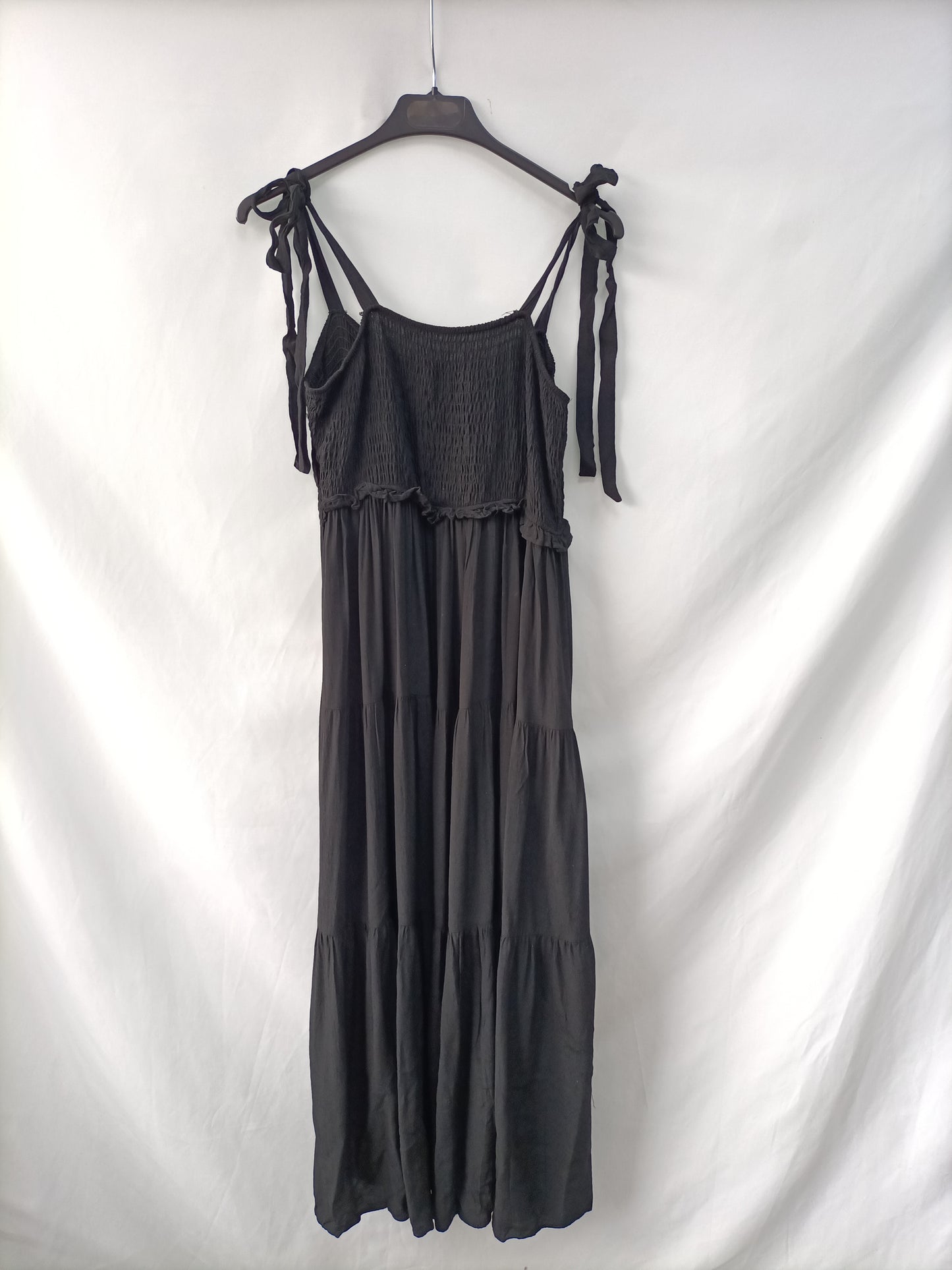 ZARA. Vestido Fluido negro T.l