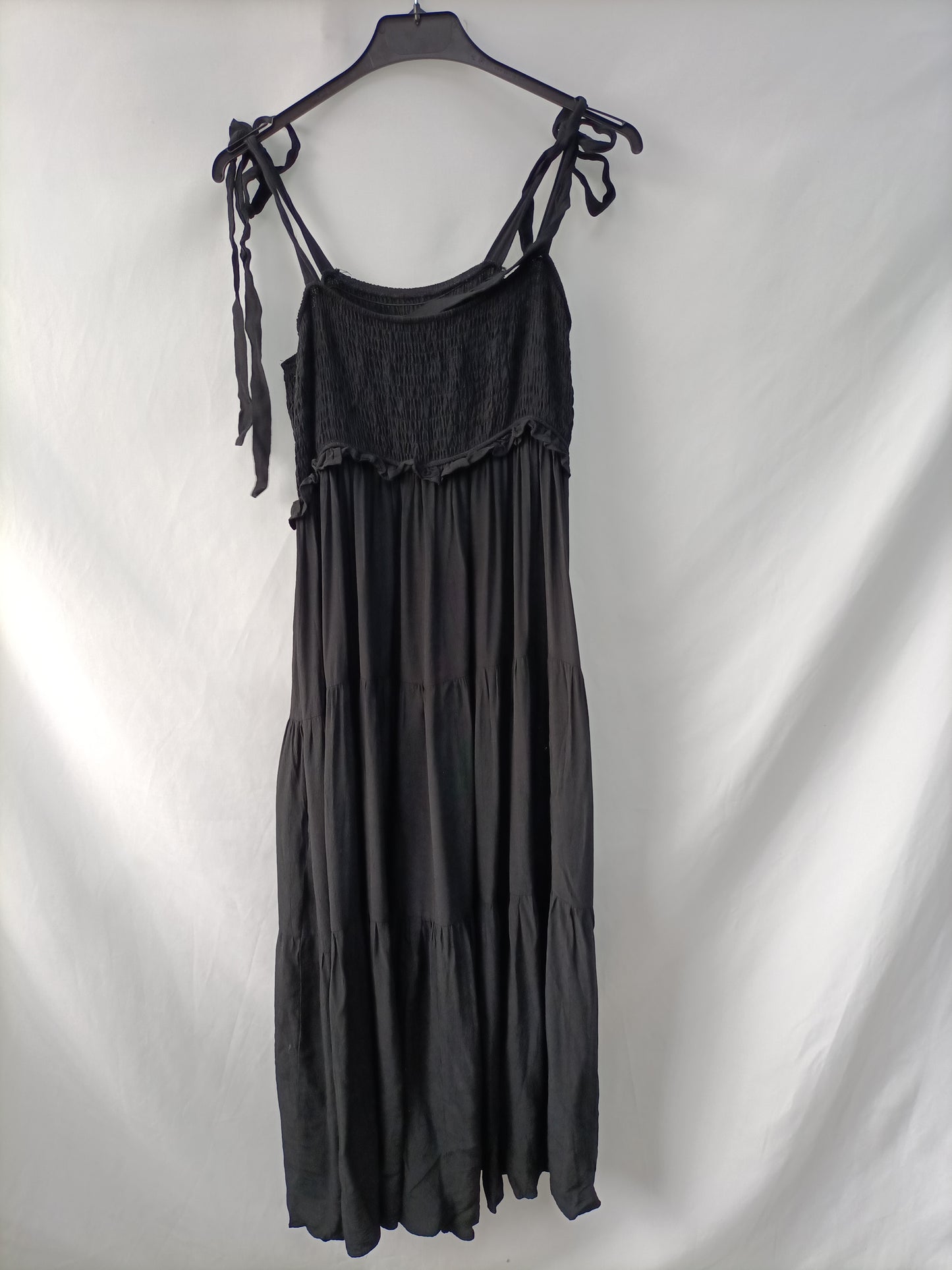 ZARA. Vestido Fluido negro T.l