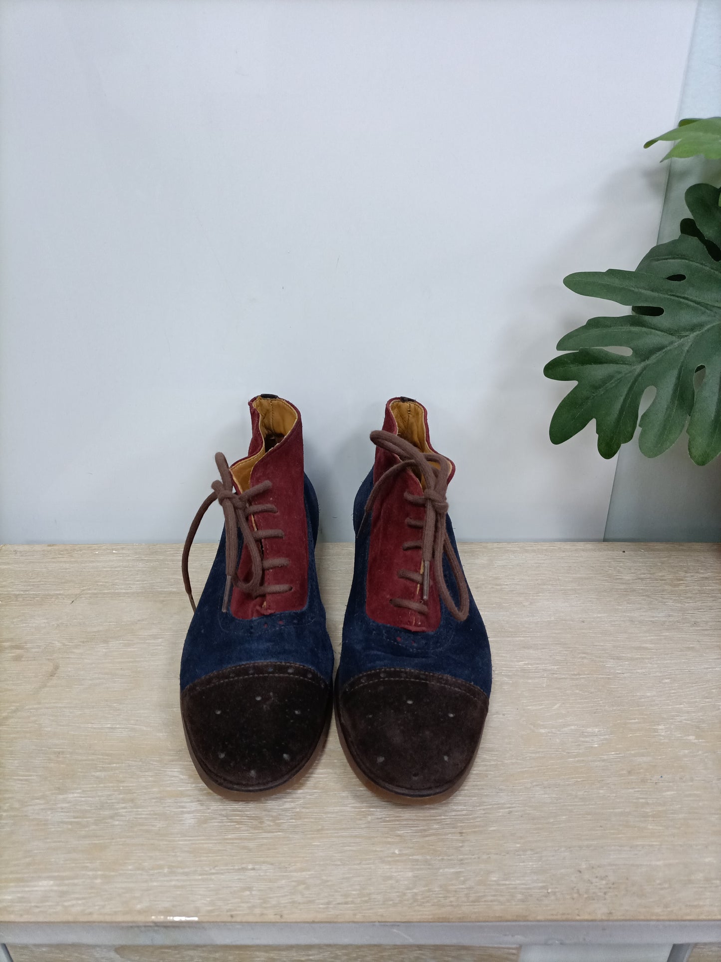 AMBERONE. Botines piel tricolor T.37