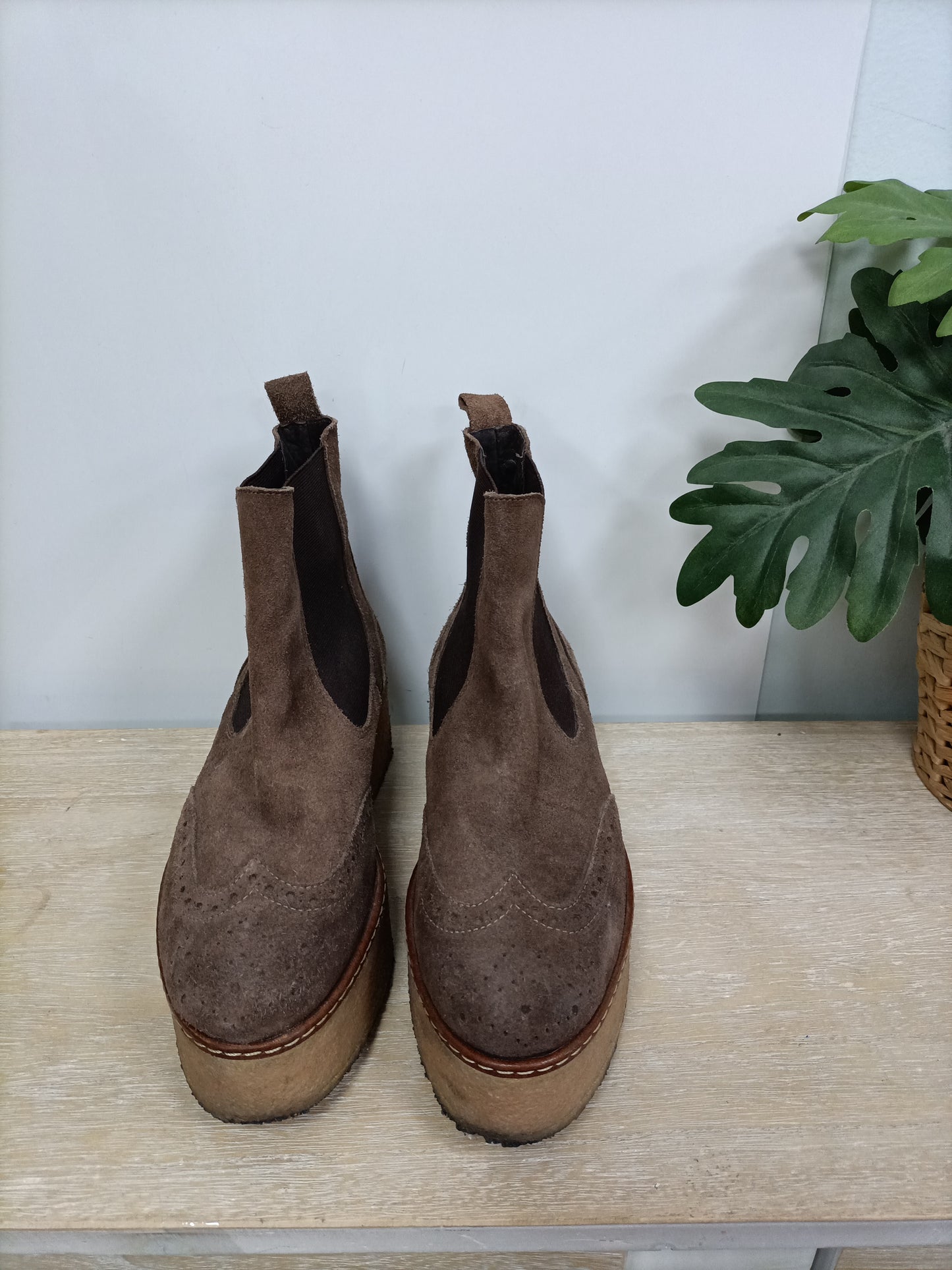 OTRAS. Botines marrones Plataforma T.38