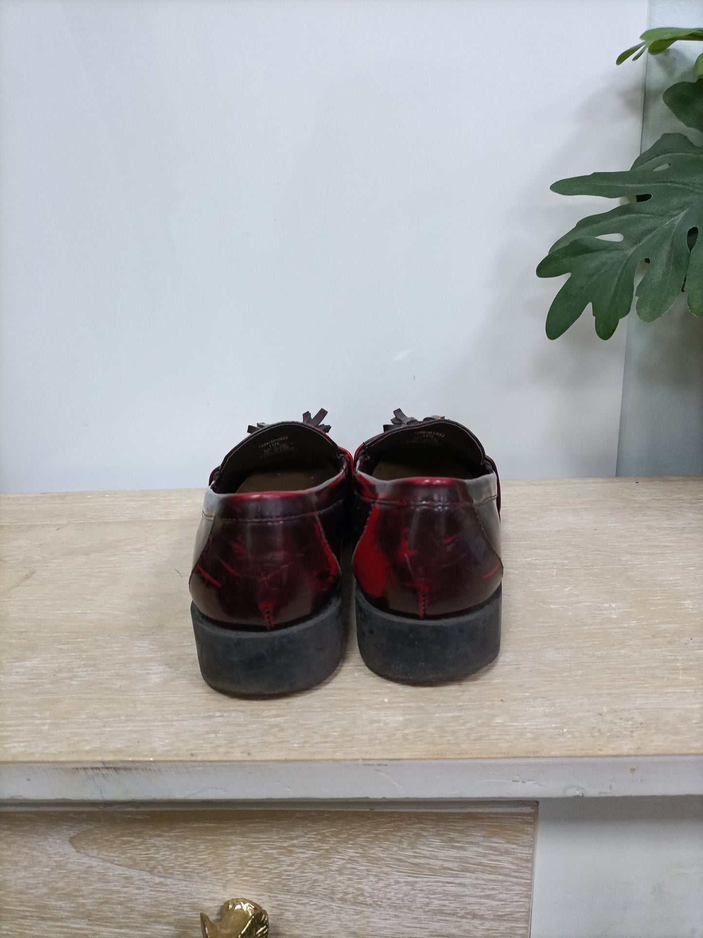 ZARA. Mocasines burdeos T.38