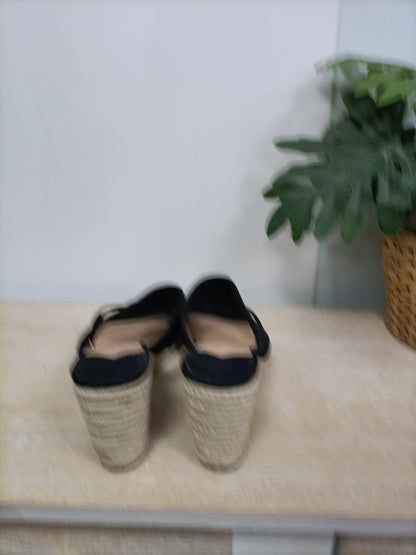 OYSHO. Cuñas negras T.38