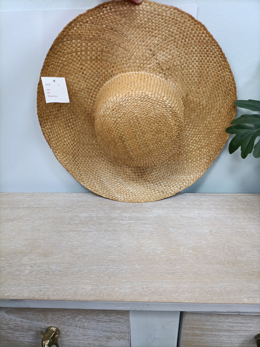 CRISTEL. Beige straw hat