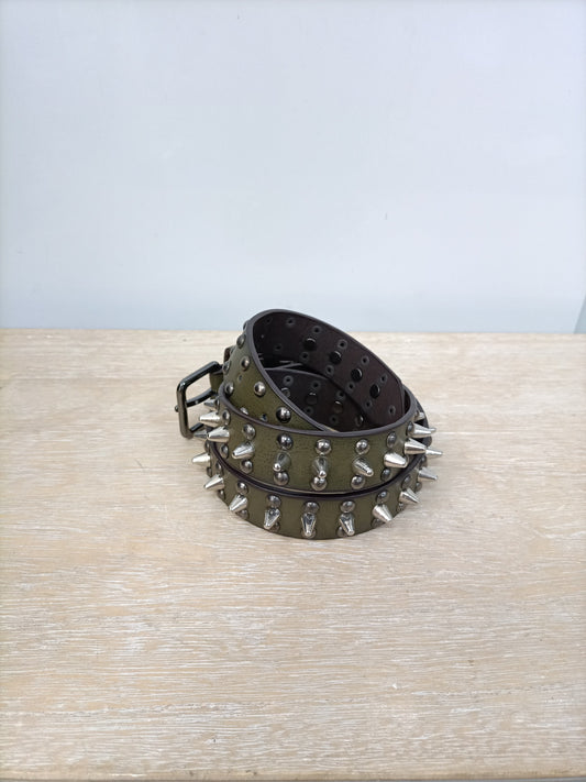 ZARA.Cinturón pinchos