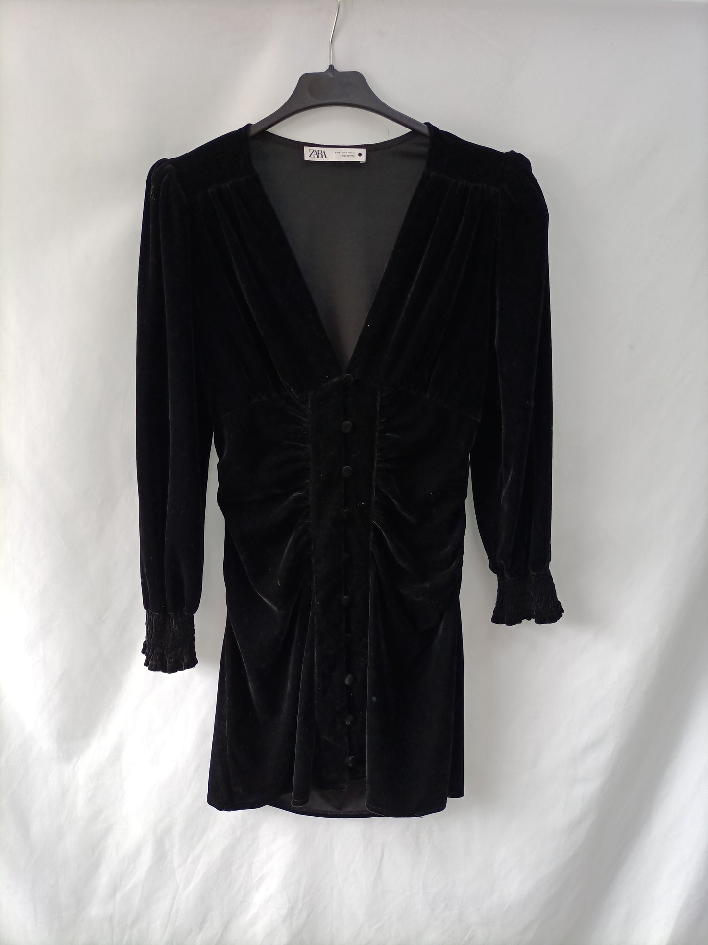ZARA. Vestido terciopelo negro T.s