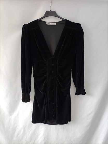 ZARA. Vestido terciopelo negro T.s