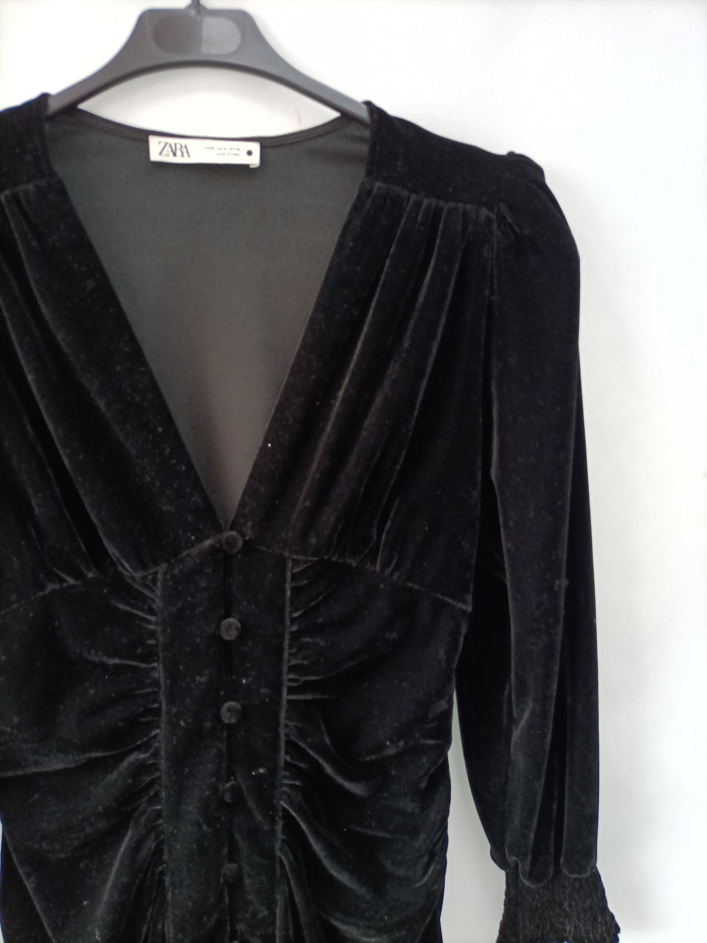 ZARA. Vestido terciopelo negro T.s