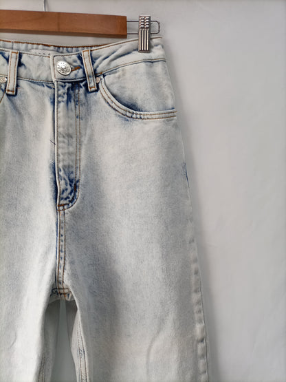 SANDRO. Pantalón recto efecto desteñido T.34