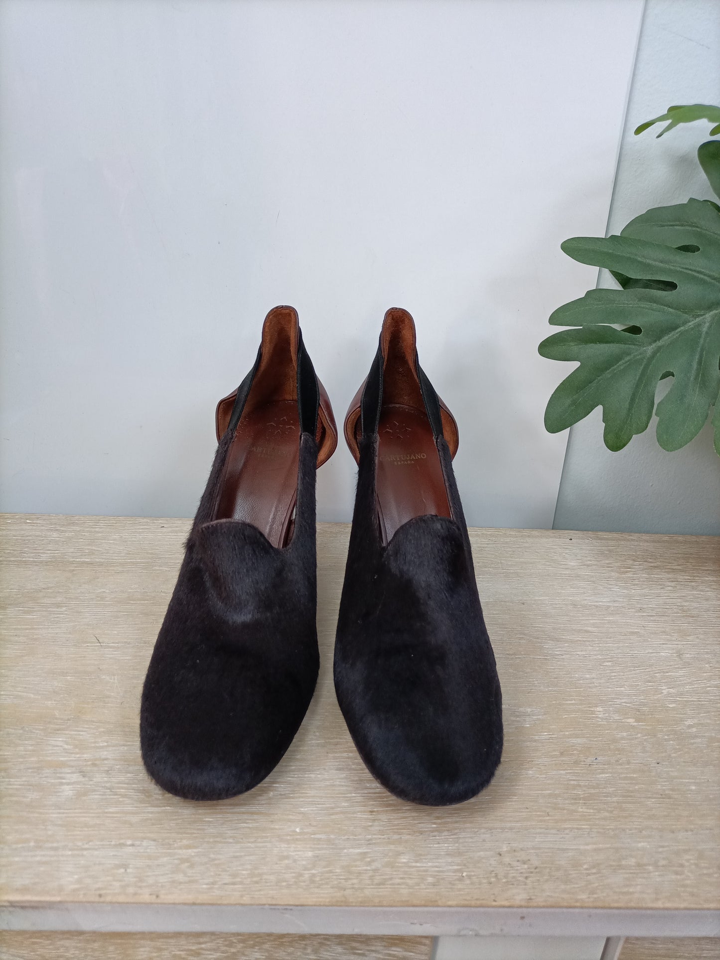 MarketCARTUJANO. Brown fur shoes, size 39