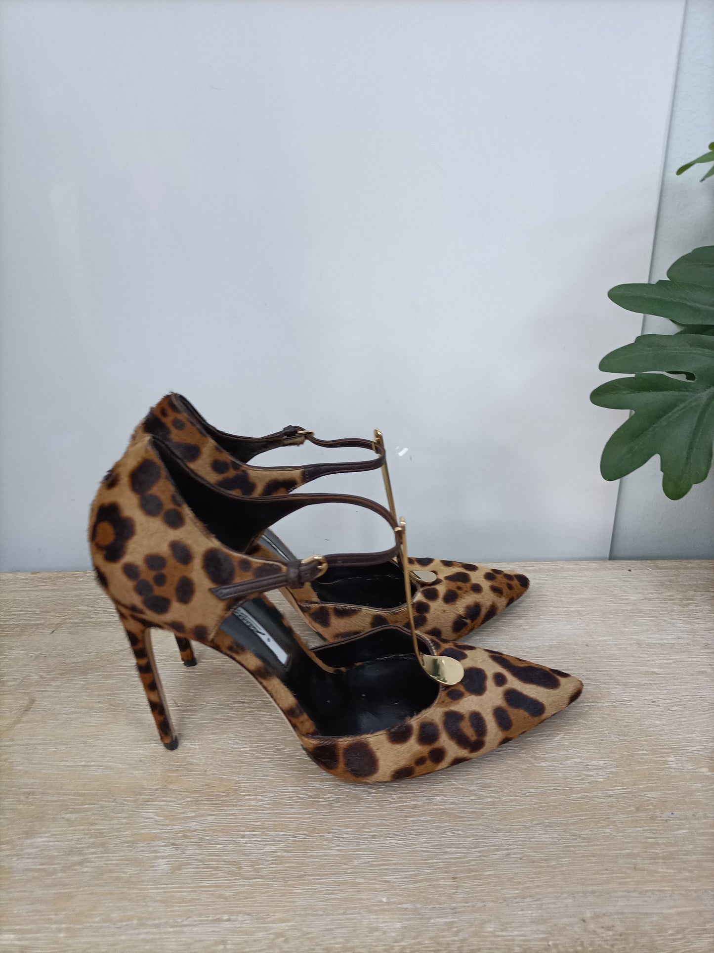 BRIANATWOOD. zapatos oeliro animal print T.39