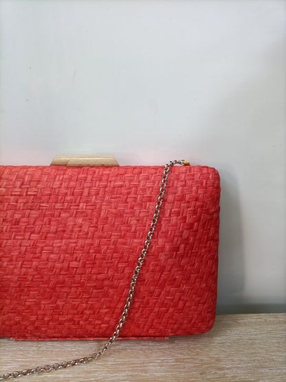 VILLANUEVA CAREY. Bolso coral rafia