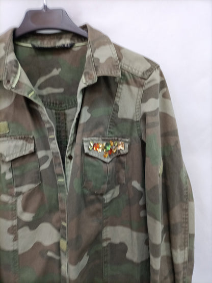 ZARA. Sobrecamisa camuflaje T.xs