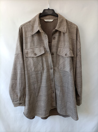 STRADIVARIUS. Sobrecamisa Pata de gallo T.s