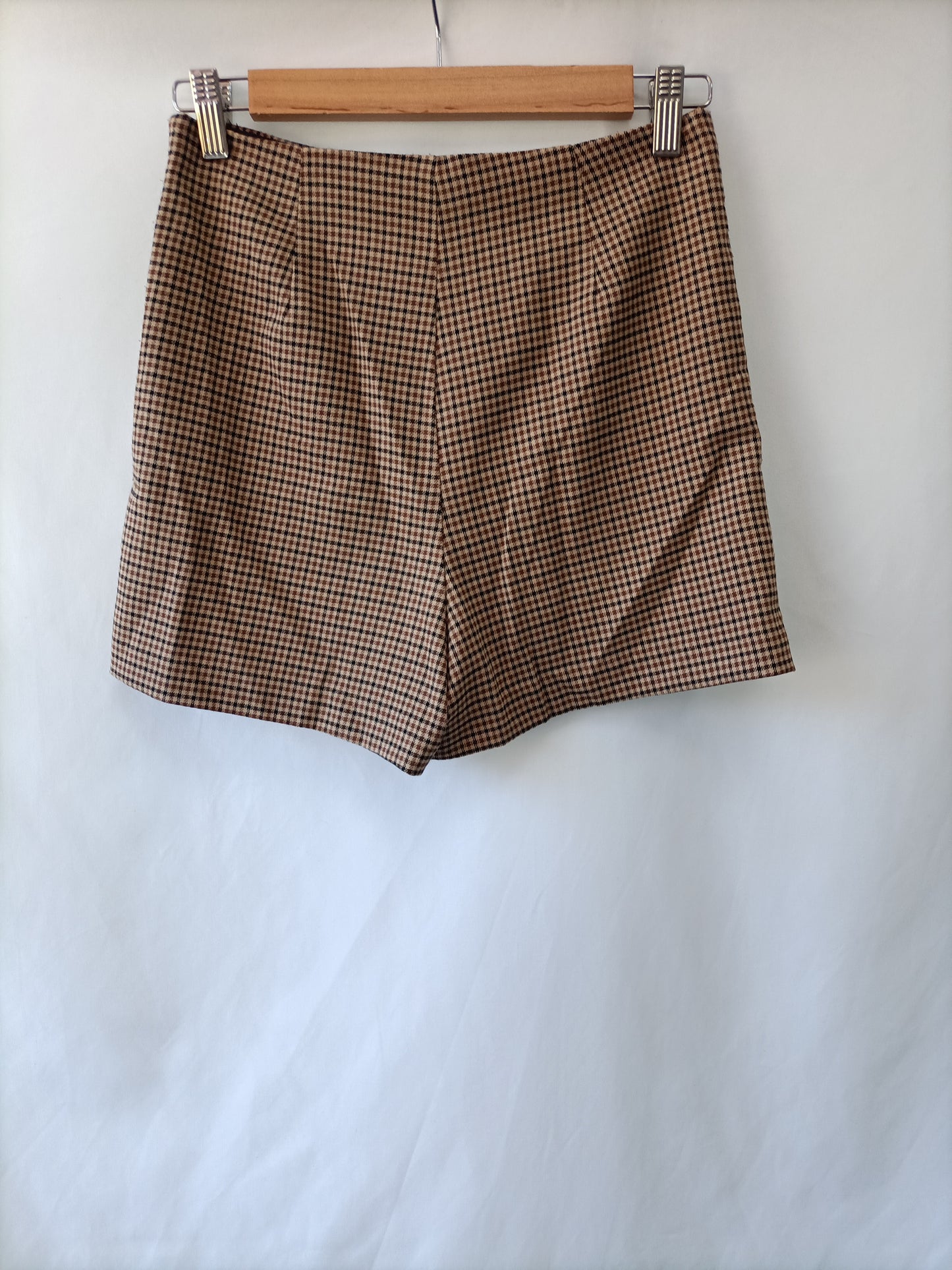 STRADIVARIUS. Houndstooth culottes, size 34