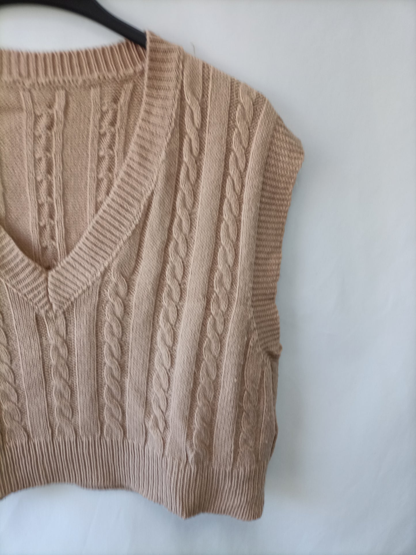 SHEIN. Chaleco ochos beige T.s