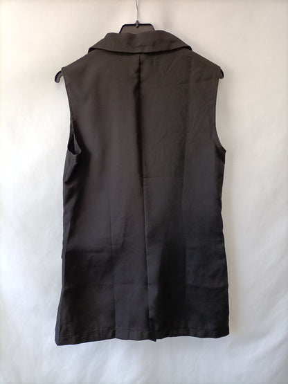 SHEIN. Chaleco negro cruzado T.s