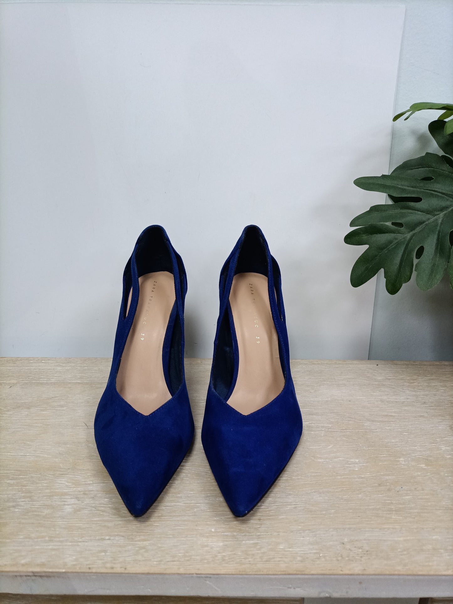 ZARA. Stilettos azules antelina T.39